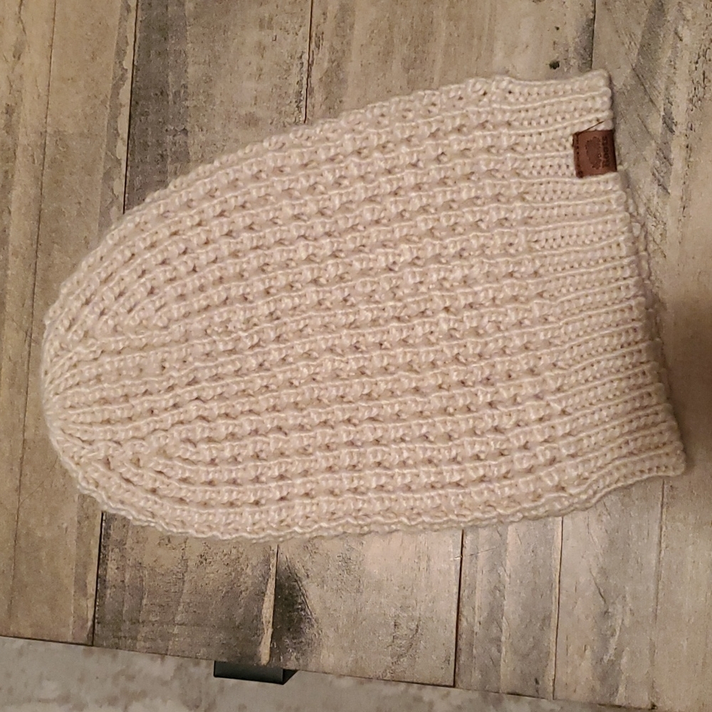 ROOTS women's beanie